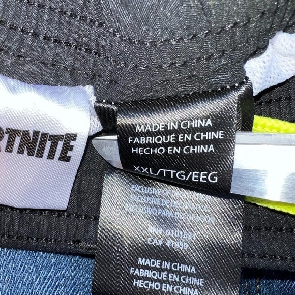 BOYS XXL 18/20 Fortnite bathing trunks by Mad Engine - Picture 4 of 7